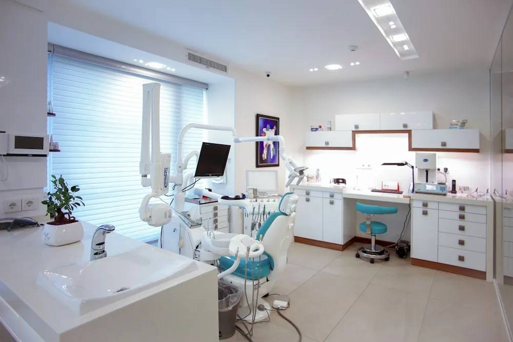 Treatment and consultation room